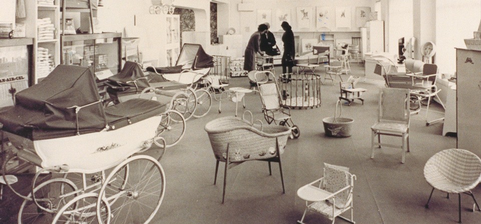 In 1962,Lee Longlands expand and build additional showrooms to the rear as well as opening a new baby department. Lee Longlands expand again in 1965, acquiring the corner site of Broad Street & Granville Street.