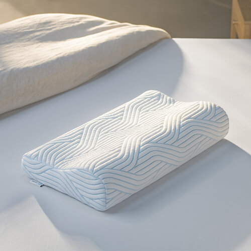 Tempur Original SmartCool Pillow is designed to provide tailored support and comfort for all sleepers.