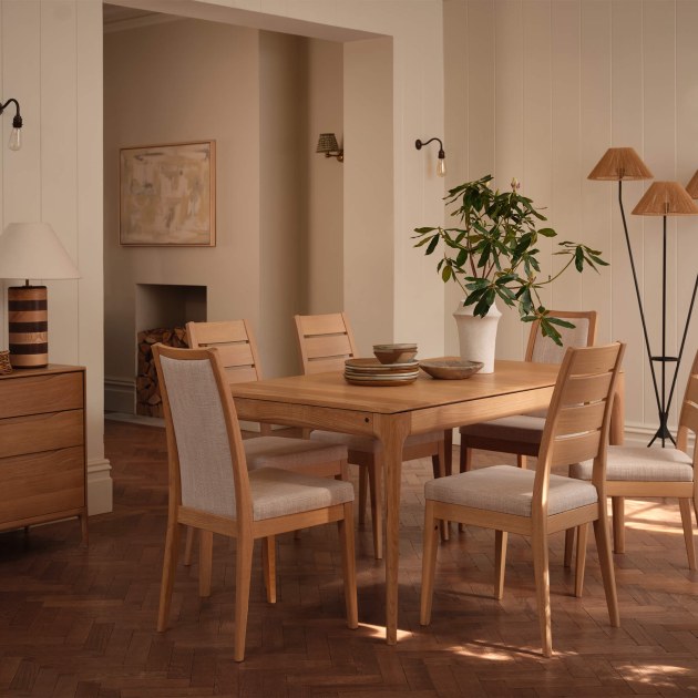 Ercol Romana Oak Medium Extending Dining Table