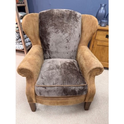Alexander & James Carnegie Wingchair Alexander & James Carnegie Wingchair