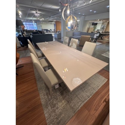 Cyndia Extending dining table with 6 x Cyndia dining chairs