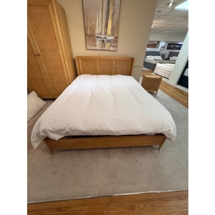 BAKER Java 5'0" bedframe