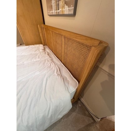 Java 5'0" bedframe