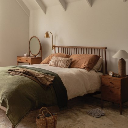 Ercol Salina Double Bedframe w/ Spindle Headboard