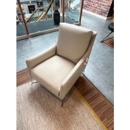 Natuzzi Regina Armchair Natuzzi Regina Armchair