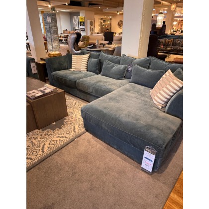 LONG FARM CHAISE SOFA GROUP, SNUGGLER & SCATTER CUSHIONS LONG FARM CHAISE SOFA GROUP, SNUGGLER & SCATTER CUSHIONS