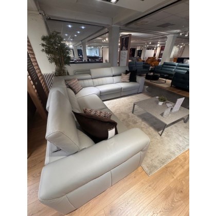 NATUZZI EDITIONS FORZA CORNER GROUP WITH RHF ELECTRIC RECLINER