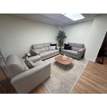 NATUZZI EDITIONS ASTUZIA ELECTRIC TRIPLE MOTION CHAIR,LOVESEAT,SOFA,WITH 2X ELECTRIC TRIPLE MOTION