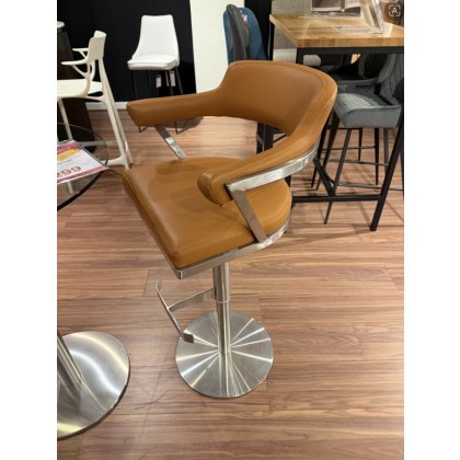 FIRENZA BARSTOOL IN CARAMEL