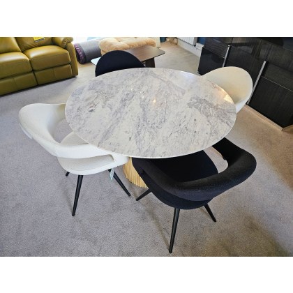 Raffi Dining Table +4 Jasmine Chairs