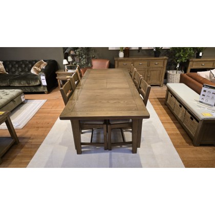 Hardwick extending Dining Table & 6x Hardwick Dining Chair