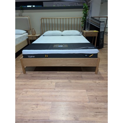 Wycombe, 5' Spindle Bedframe - Oak (mattress not inc.) Wycombe, 5' Spindle Bedframe - Oak (mattress not inc.)
