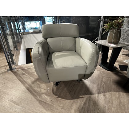 Tullio Swivel Chair in Leather