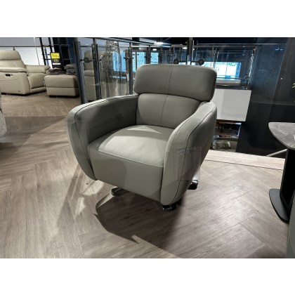 Tullio Swivel Chair in Leather