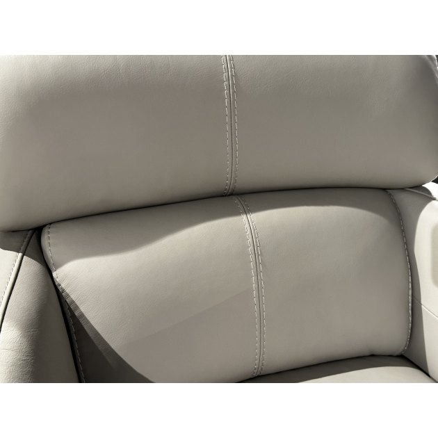 Tullio Swivel Chair in Leather