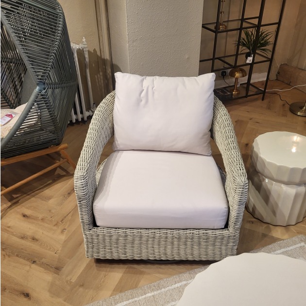 Hvar 3 seater and 2 x chairs Hvar 3 seater and 2 x chairs