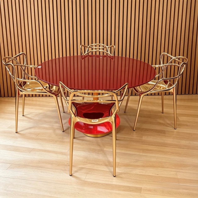 Bordeaux Round Table and 4 chairs
