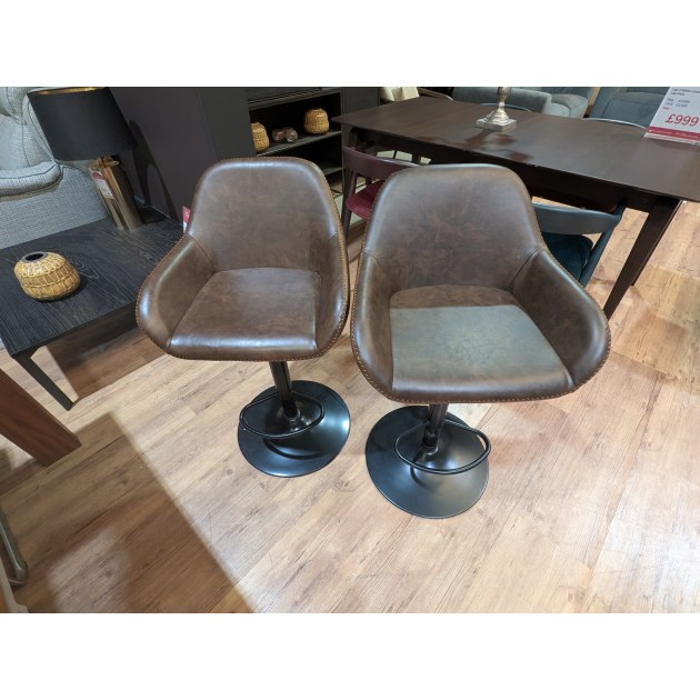 2x Willow Chestnut Barstools 2x Willow Chestnut Barstools