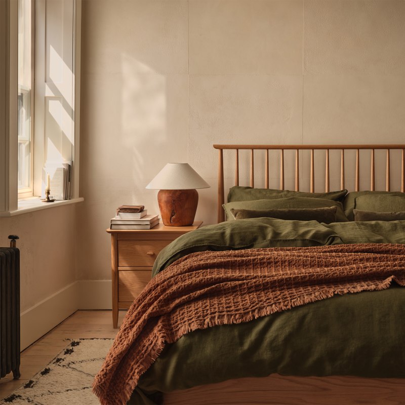 Ercol Teramo Bedside Cabinet | Solid Oak Bedside Table | Lee Longlands
