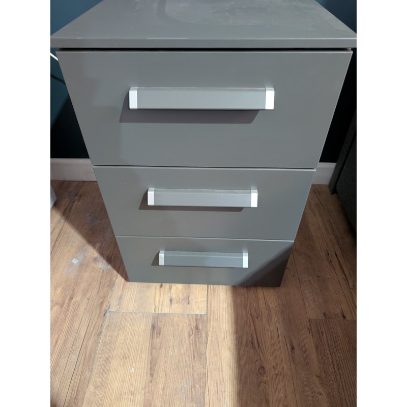 Tarabo, 3 Drawer Bedside Table Tarabo, 3 Drawer Bedside Table