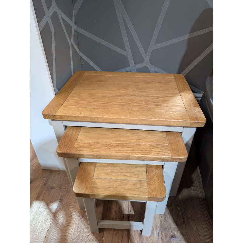 Hunningham, Nest of Tables Hunningham, Nest of Tables
