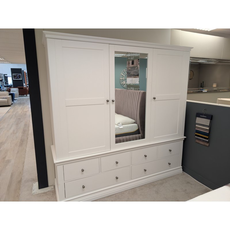 Viggo, Triple Wardrobe with 6 Drawers Viggo, Triple Wardrobe with 6 Drawers