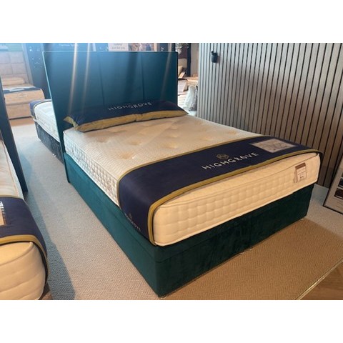 5'0 (Kingsize) Remote Controlled Electric Ottoman + Newbury Mattress + Headboard 5'0 (Kingsize) Remote Controlled Electric Ottoman + Newbury Mattress + Headboard