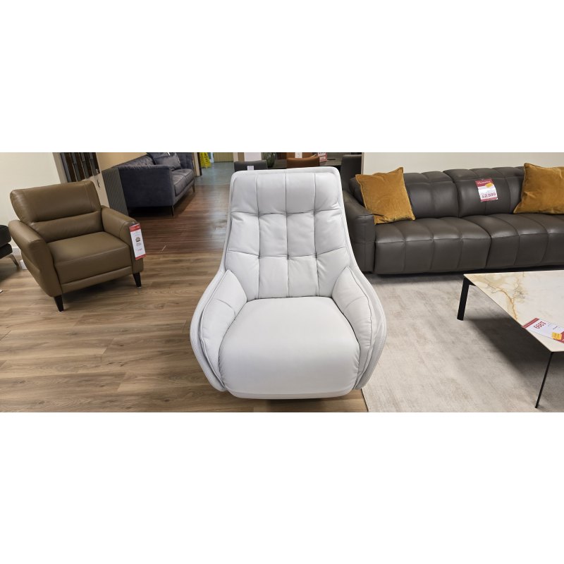 Natuzzi Levante King SW Armchair With Double Electric Motion & Battery Natuzzi Levante King SW Armchair With Double Electric Motion & Battery