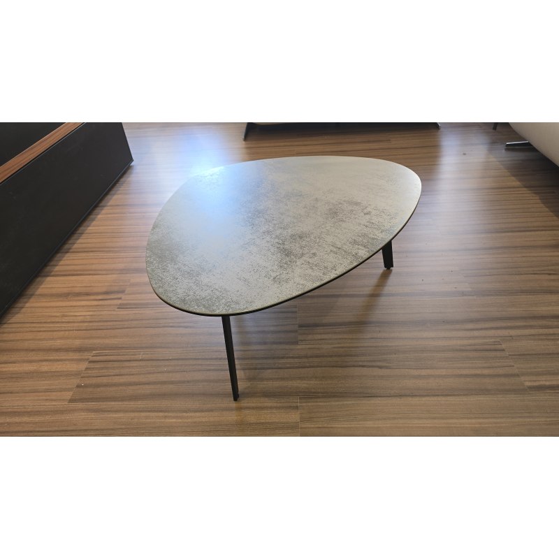 Akante Pebble Coffee Table in Silver Ceramic Akante Pebble Coffee Table in Silver Ceramic