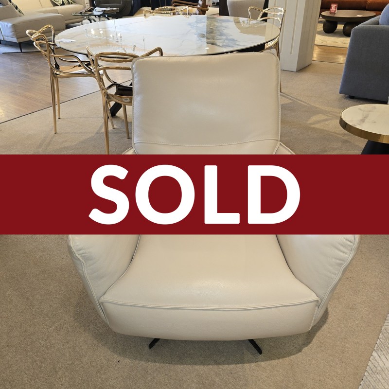 Violino Myla Leather Swivel Chair Violino Myla Leather Swivel Chair