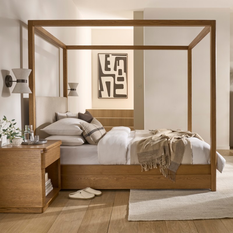 Huxtable 4 Poster King Bedframe Huxtable 4 Poster King Bedframe