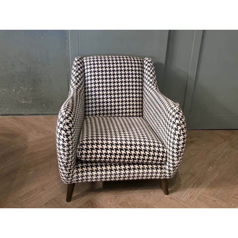 ACCENT STUDIO CHAIR ACCENT STUDIO CHAIR