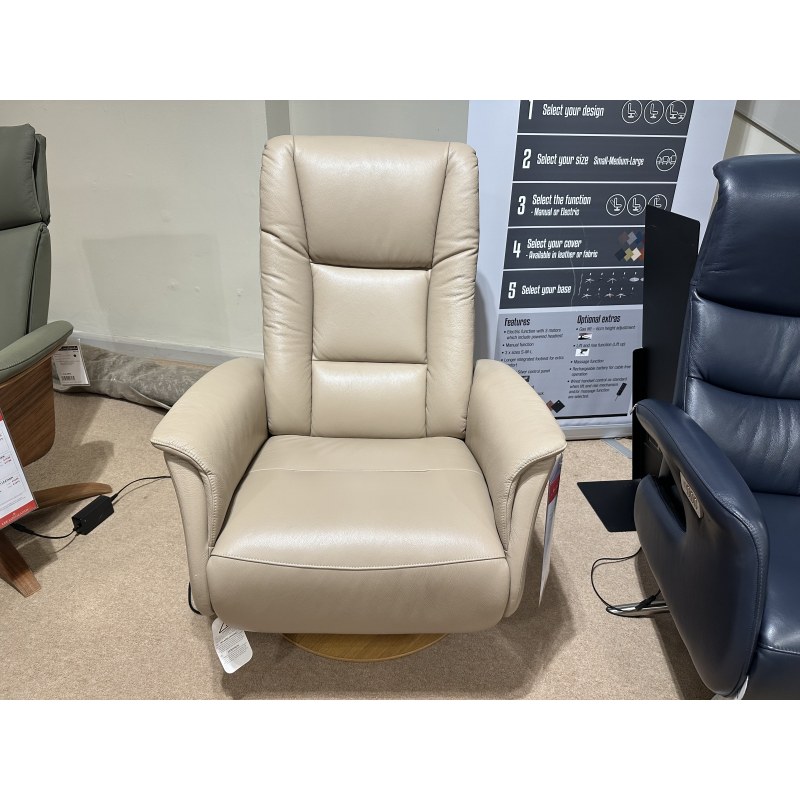 Hjort-Knudsen-Jakob power Recliner Chair in Leather Hjort-Knudsen-Jakob power Recliner Chair in Leather