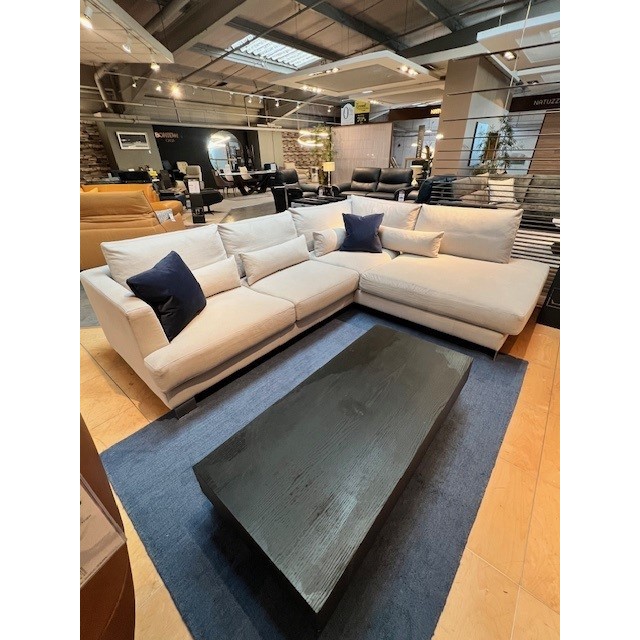 Sits Luxe Interiors Brandon RHF Corner Group Sits Luxe Interiors Brandon RHF Corner Group