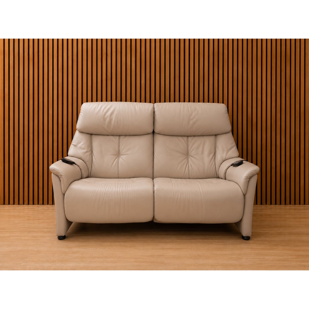 Himolla Chester 2.5 Seater Cumuly Power Recliner Himolla Chester 2.5 Seater Cumuly Power Recliner