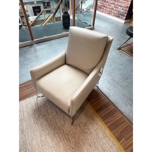 Natuzzi Regina Armchair Natuzzi Regina Armchair