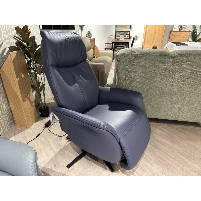 Himoilla Stratus X-large Lift and Rise Swivel recliner in Leather Himoilla Stratus X-large Lift and Rise Swivel recliner in Leather