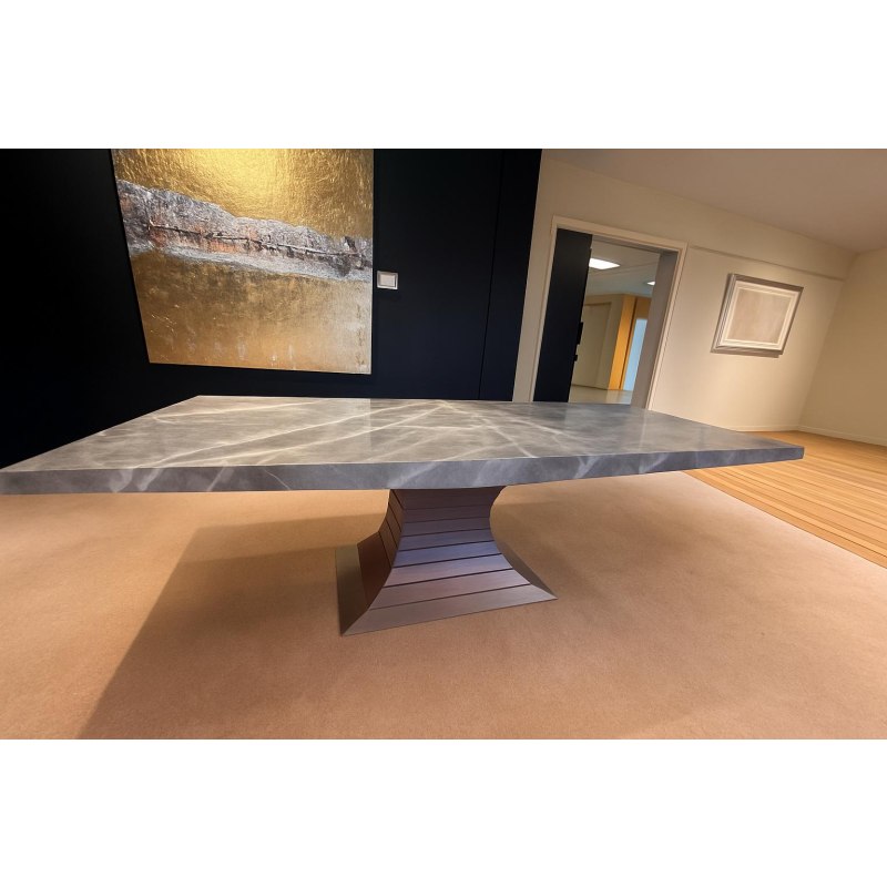 Opera dining table with boat edge Opera dining table with boat edge