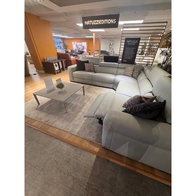NATUZZI EDITIONS FORZA CORNER GROUP WITH RHF ELECTRIC RECLINER NATUZZI EDITIONS FORZA CORNER GROUP WITH RHF ELECTRIC RECLINER