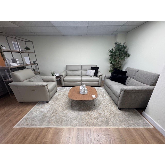 NATUZZI EDITIONS ASTUZIA ELECTRIC TRIPLE MOTION CHAIR,LOVESEAT,SOFA,WITH 2X ELECTRIC TRIPLE MOTION NATUZZI EDITIONS ASTUZIA ELECTRIC TRIPLE MOTION CHAIR,LOVESEAT,SOFA,WITH 2X ELECTRIC TRIPLE MOTION