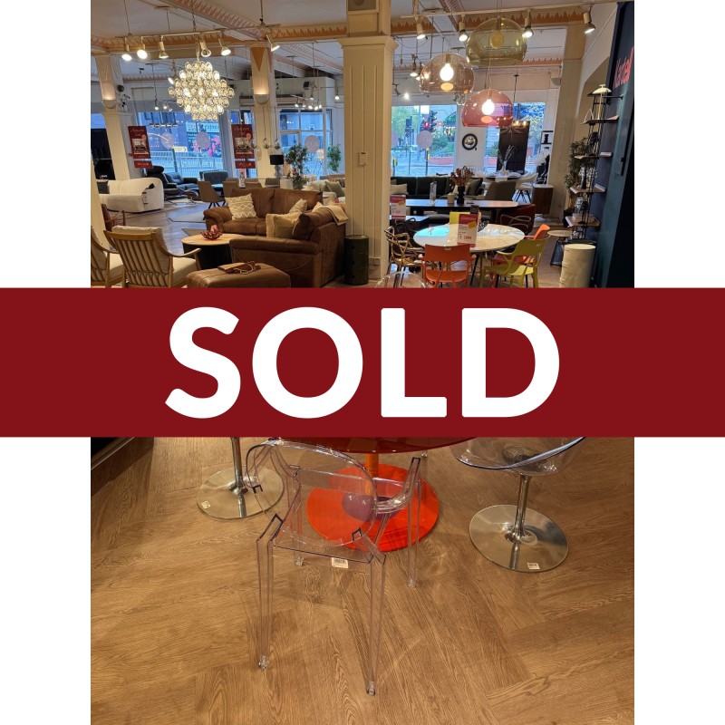 Thierry round table with 2 x Louis Ghost chair and 2 x Eros chairs. Thierry round table with 2 x Louis Ghost chair and 2 x Eros chairs.