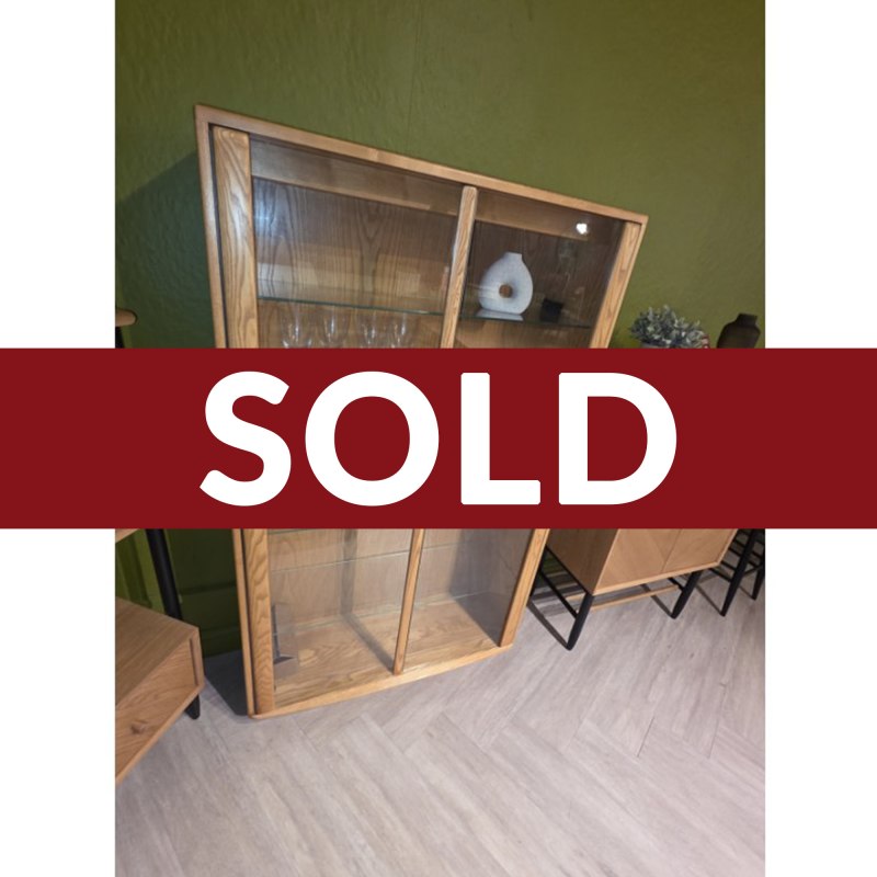 Ercol Windsor Medium display cabinet Ercol Windsor Medium display cabinet