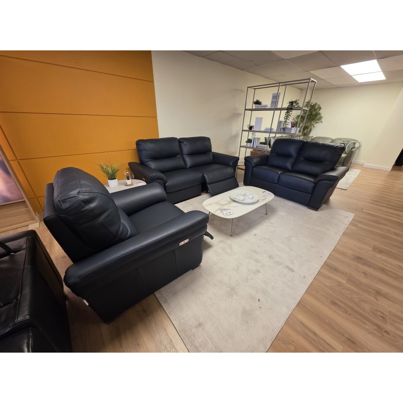 ELIZA 3 SEATER, 2 SEATER AND ARMCHAIR IN LEATHER ELIZA 3 SEATER, 2 SEATER AND ARMCHAIR IN LEATHER