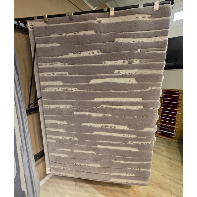 LUXURY DESIGNER HAND-TUFTED RUG 180 X 120 CMS LUXURY DESIGNER HAND-TUFTED RUG 180 X 120 CMS