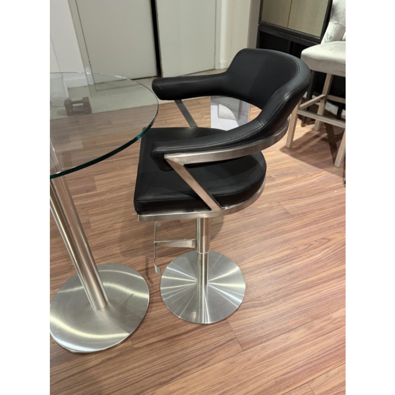 FIRENZA BARSTOOL IN BLACK FIRENZA BARSTOOL IN BLACK