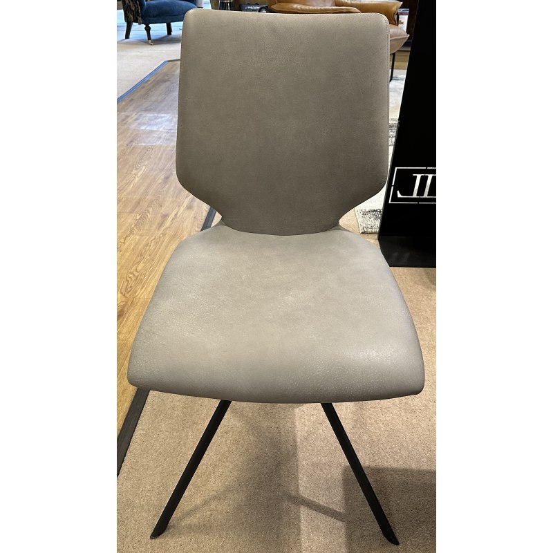 6 -VENJAKOB Dining Chairs in Leather Grade C 6 -VENJAKOB Dining Chairs in Leather Grade C