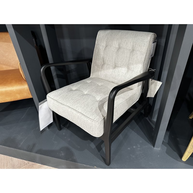 Humber Chair in Grey Linen Fabric Humber Chair in Grey Linen Fabric