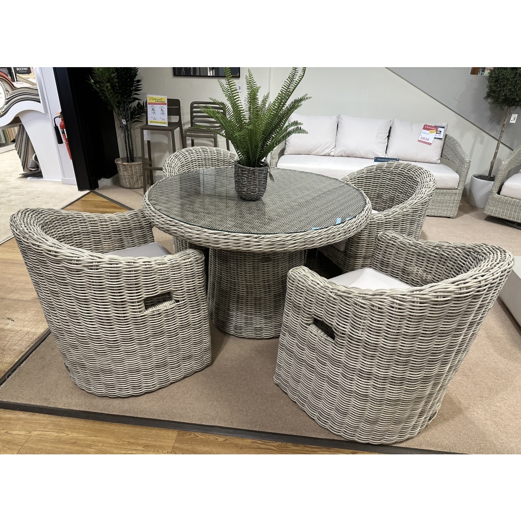 OUTDOOR COLLECTION - RAGUSA 4 SEATER DINING SET OUTDOOR COLLECTION - RAGUSA 4 SEATER DINING SET