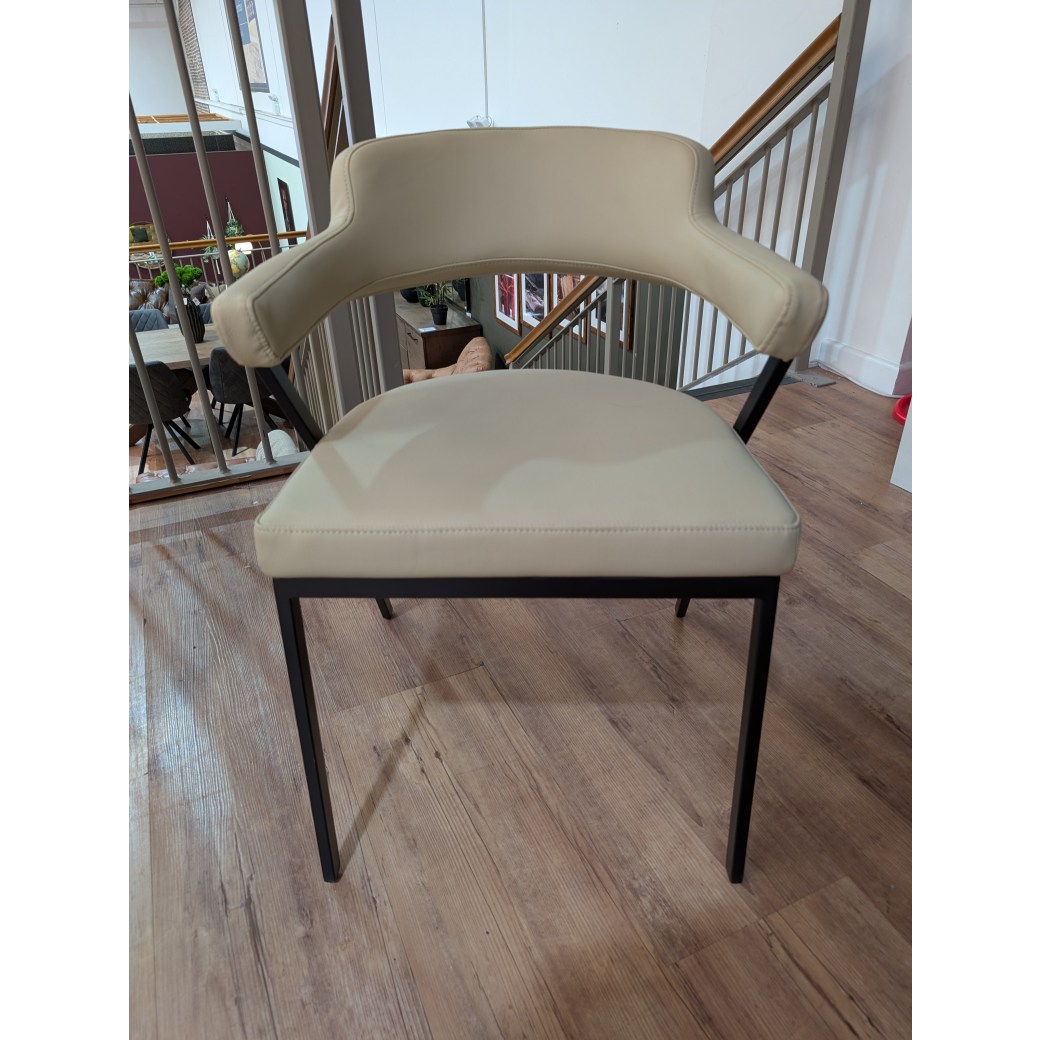 Freya, Matt Black Frame with Cream seat Freya, Matt Black Frame with Cream seat