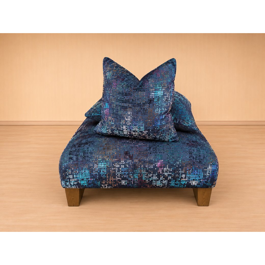 Madison Accent Stool with x3 Scatter Cushions Madison Accent Stool with x3 Scatter Cushions